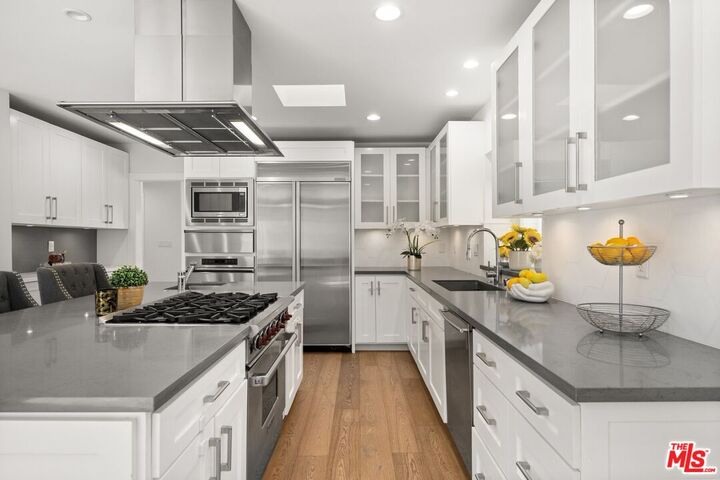 Property Photo: 2400 S Beverly Dr CA 90034