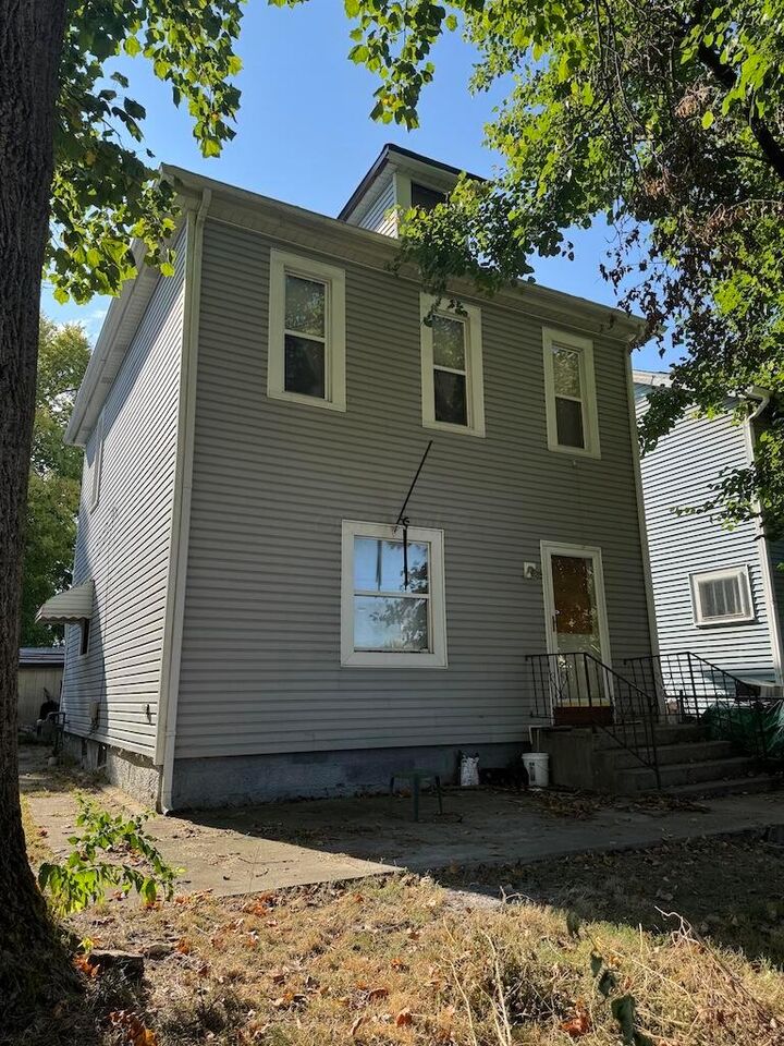 Property Photo:  141 N Guilford Avenue  OH 43222