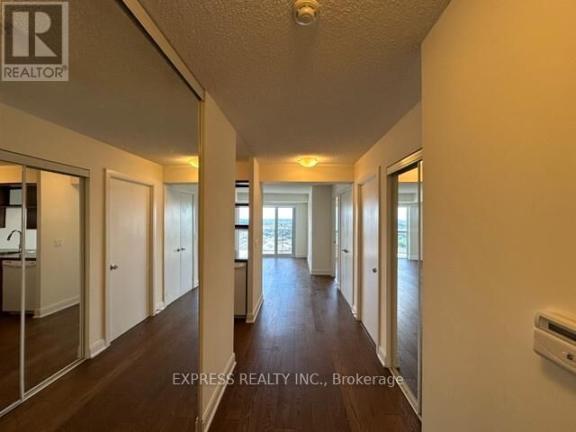 Property Photo:  125 Village Green Square 2806  ON M1S 0L1 