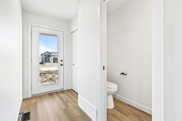 Property Photo:  62 Kootenay Way  MB R5G 2Y1 