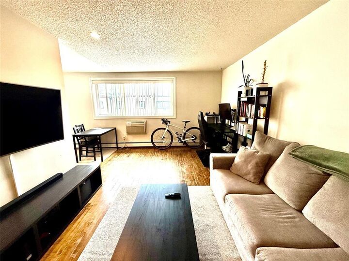 Property Photo: 1710 Taylor Avenue MB R3N 0N9