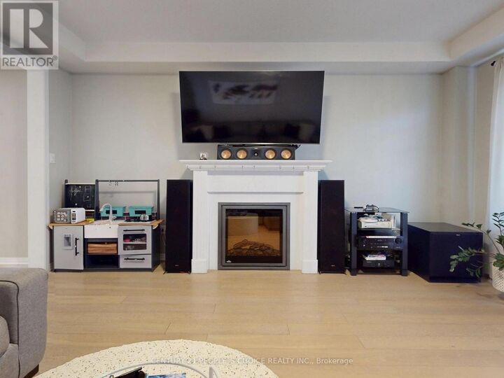 Property Photo: 101 Preston Meadows Avenue ON L4Z 0C3