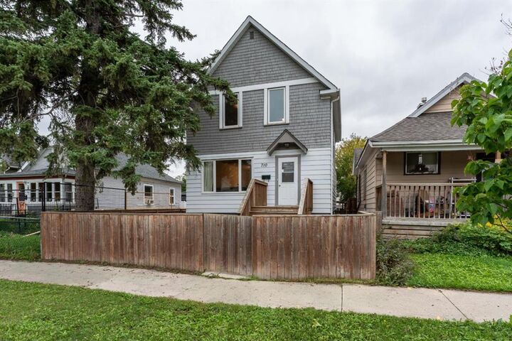 710 Nassau Street South  Winnipeg MB R3L 2M5 photo