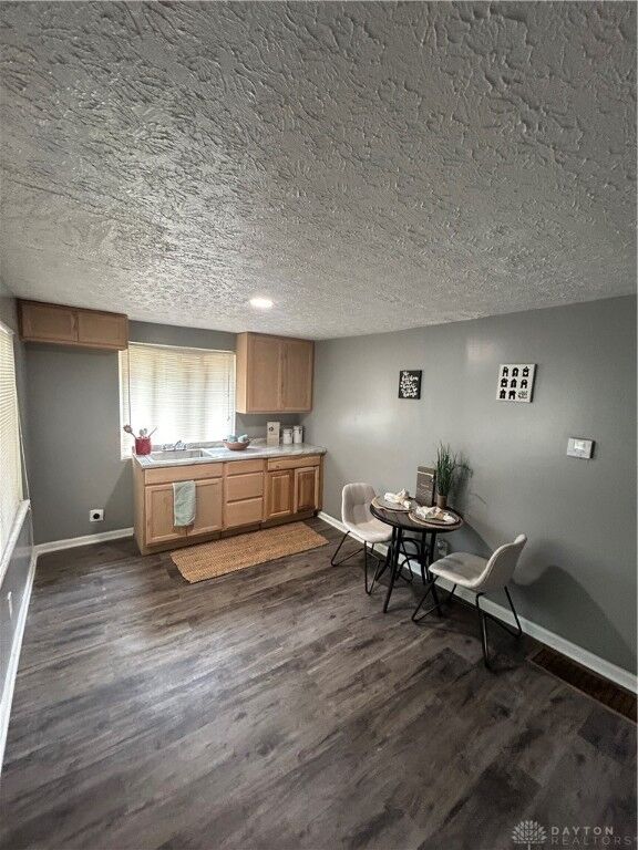 Property Photo:  1833 Dewitt Drive  OH 45406 