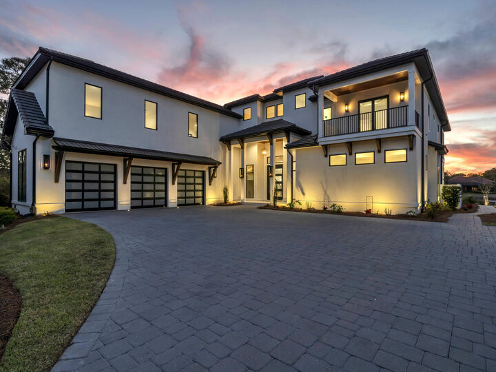 Property Photo: 330 Kelly Plantation Drive FL 32541