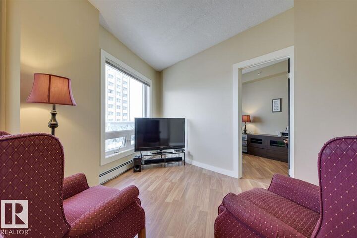 Property Photo: 10136 104 Street NW 906 AB T5J 0B5