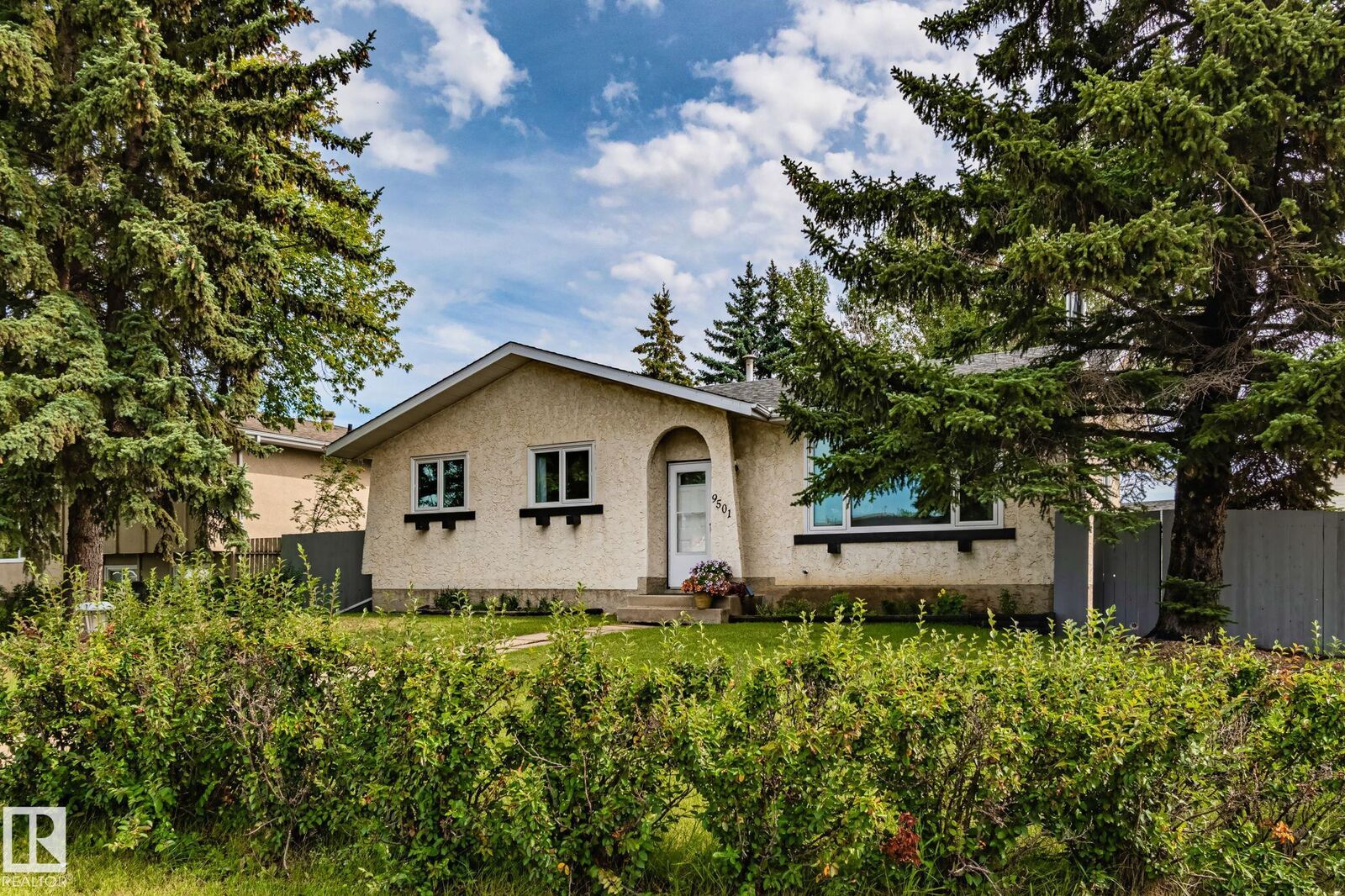 Property Photo: 9501 98A Street AB T8R 1H9