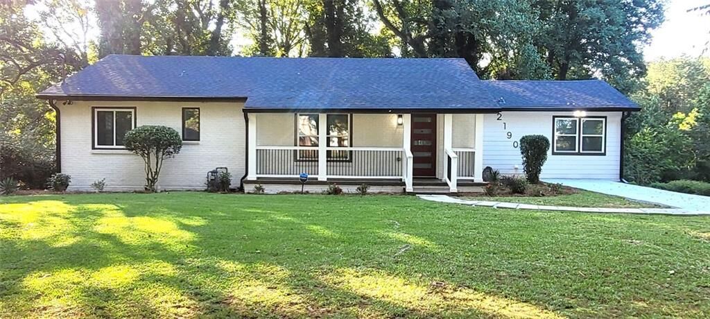 Property Photo: 2190 SW Highview Road SW GA 30311