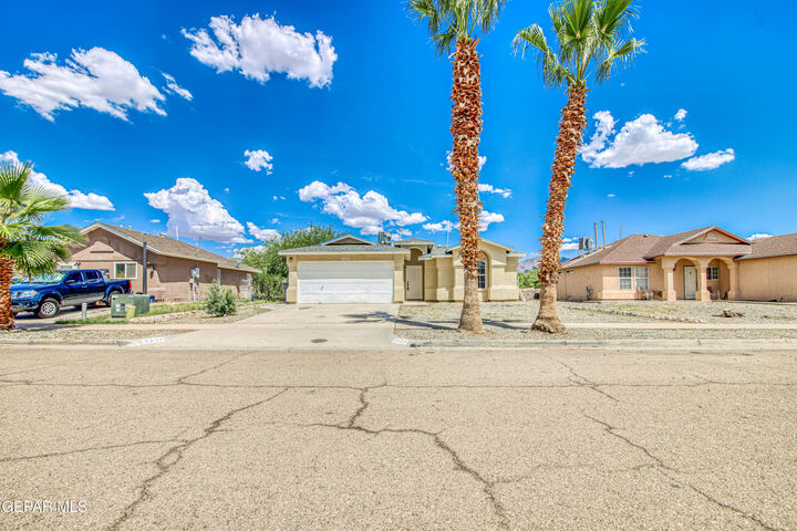 Property Photo: 5837 West Valley Circle TX 79932