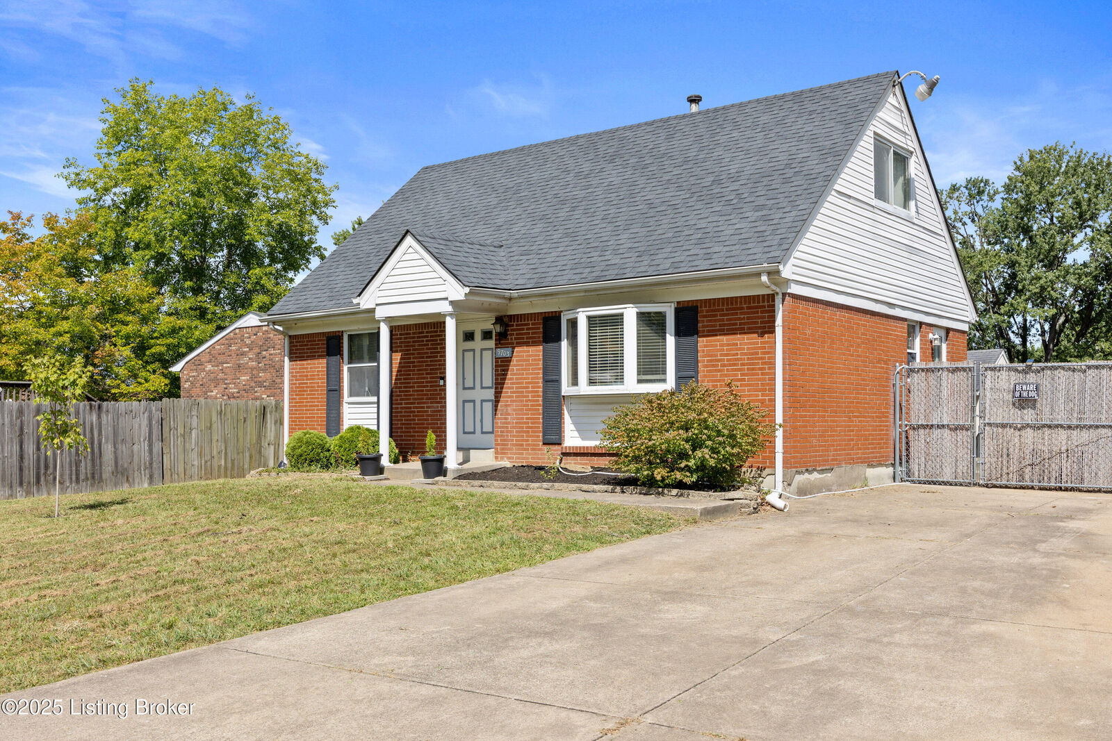 Property Photo:  9703 Scarborough Ave  KY 40272 