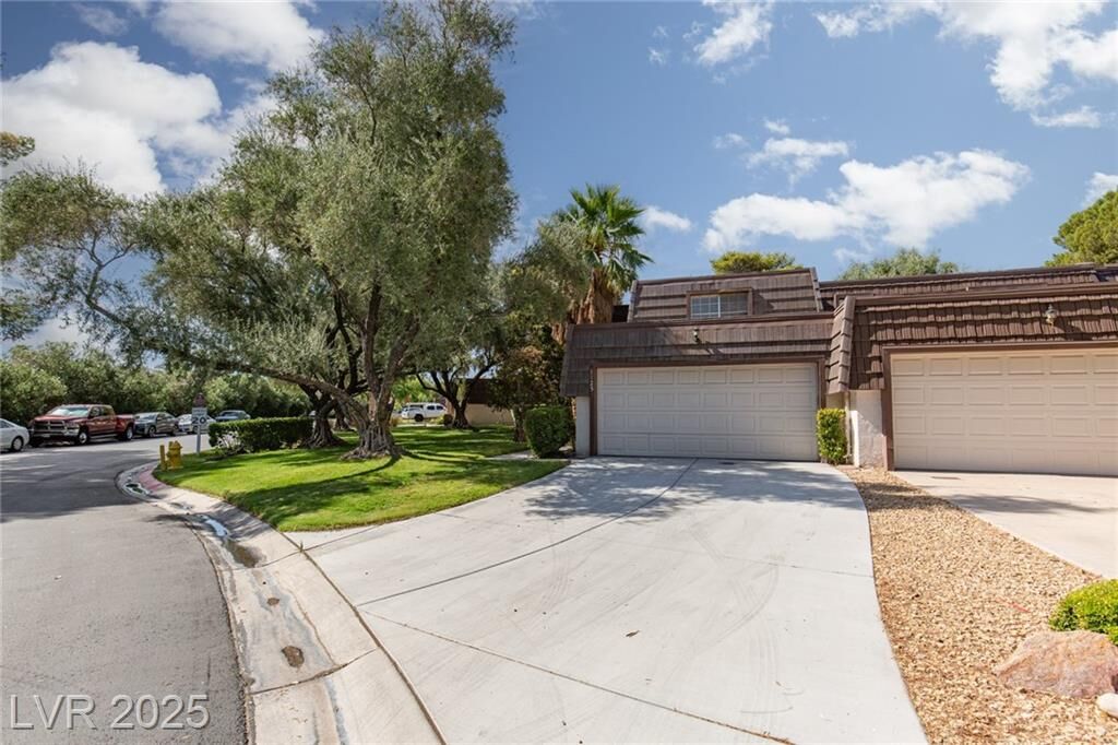 Property Photo: 1125 Vegas Valley Drive NV 89109