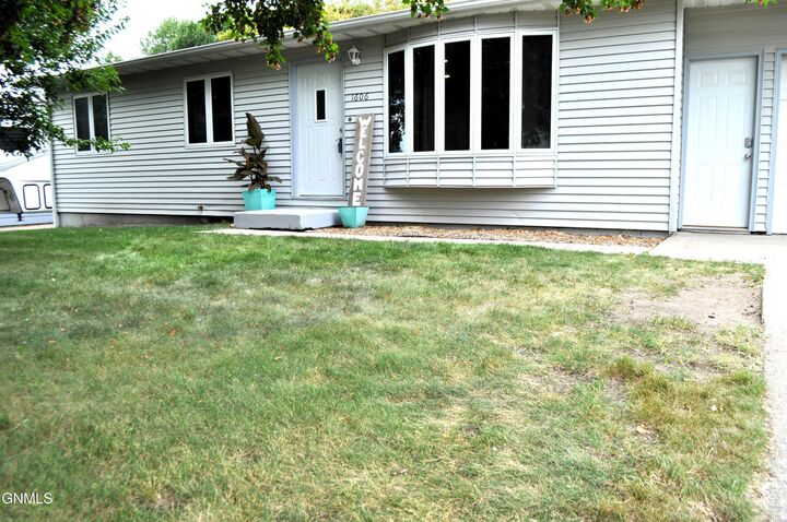 Property Photo: 1606 Haroldson Lane ND 58558