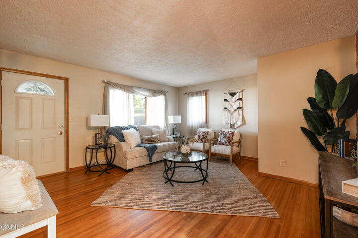 Property Photo: 719 27th Street ND 58501