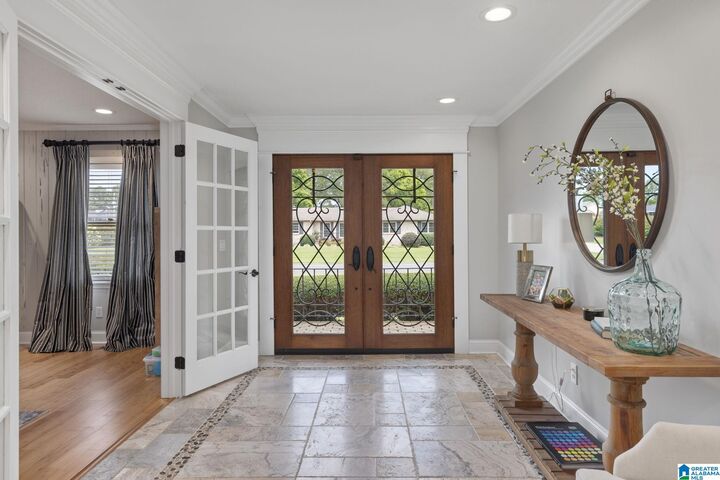 Property Photo: 1712 Woodland Street AL 35055