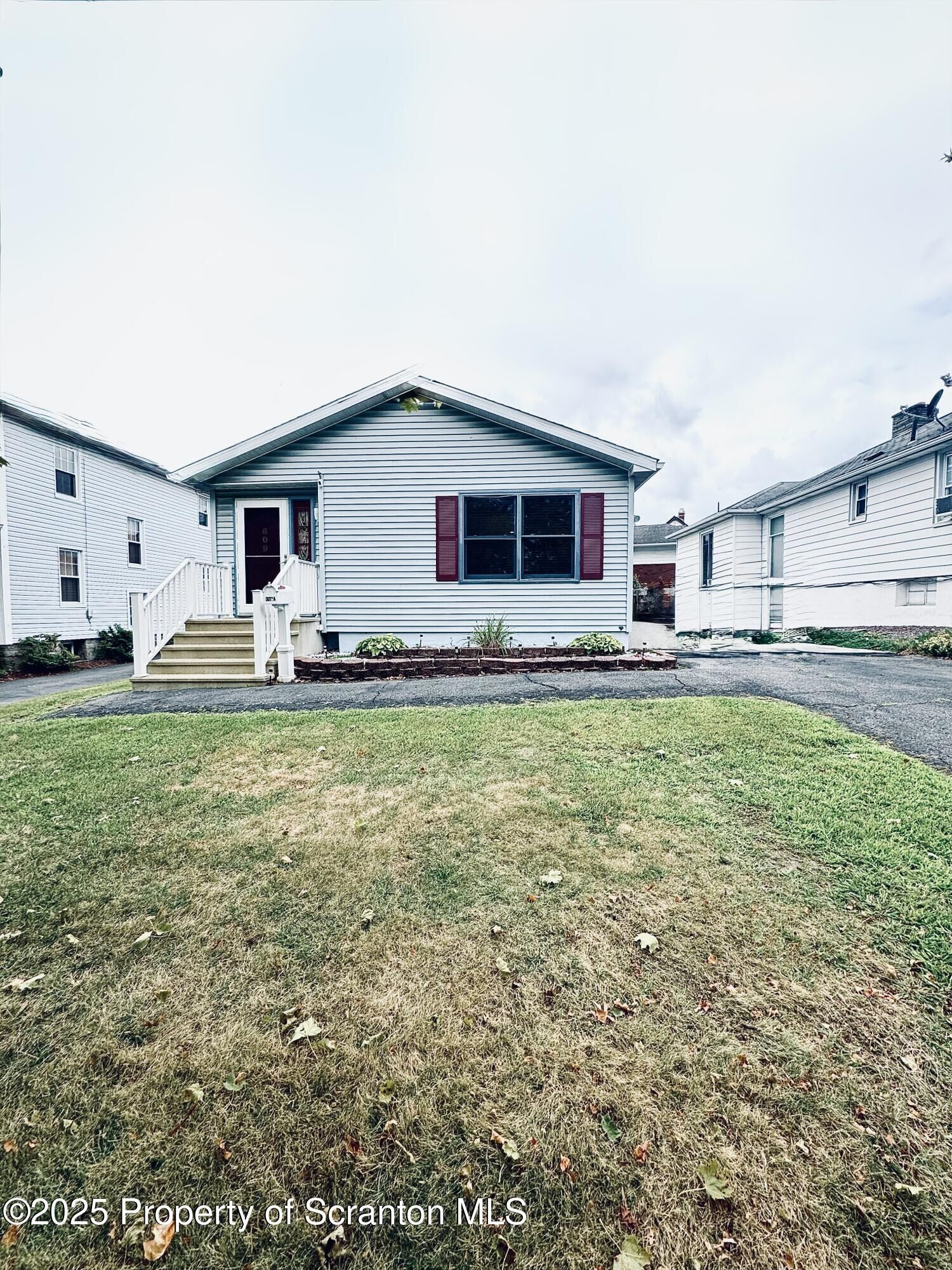 Property Photo: 609 W Lackawanna Avenue PA 18447