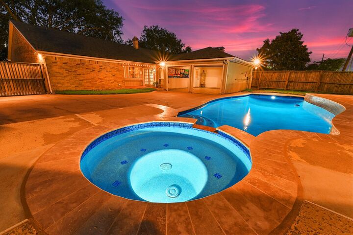 Property Photo:  215 Gentilly Drive  TX 77450 