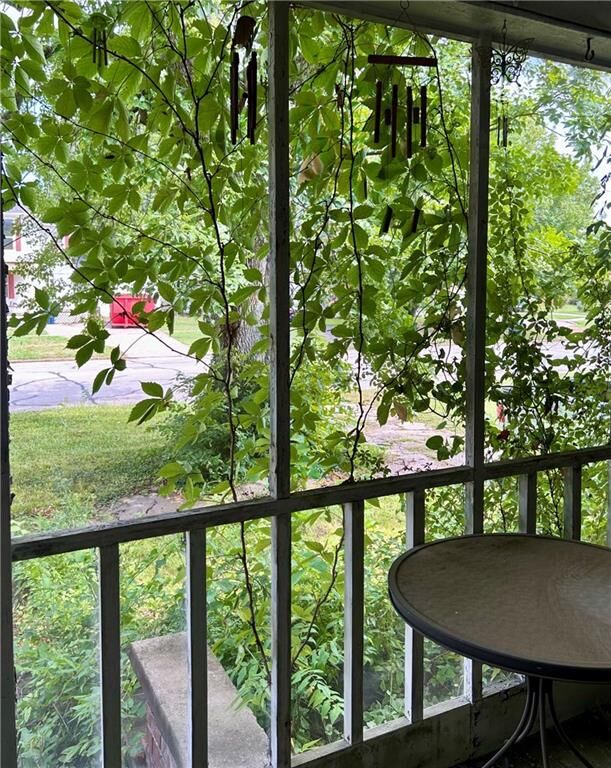 Property Photo:  621 W Laurel Street  KS 67301 