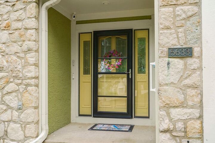 Property Photo: 5633 Oakview Street KS 66216