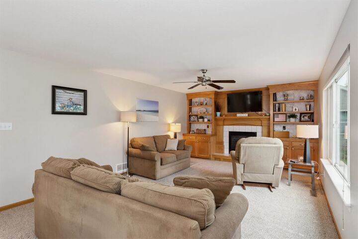Property Photo: 1205 Deerfield Dr IA 52317