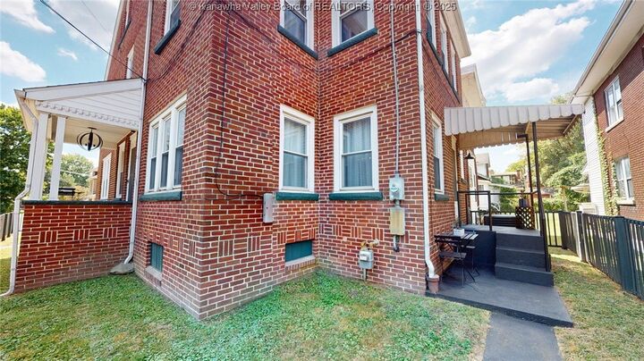 Property Photo: 1122 10th Avenue WV 25701