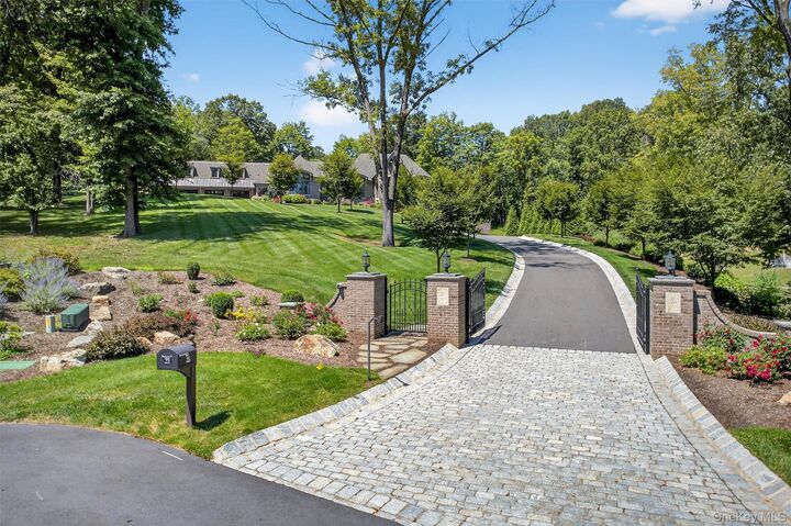 Property Photo:  25 Sandfort Lane  NY 10990 