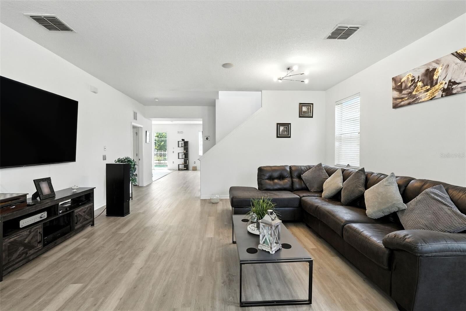 Property Photo: 2714 Portchester Court FL 34744
