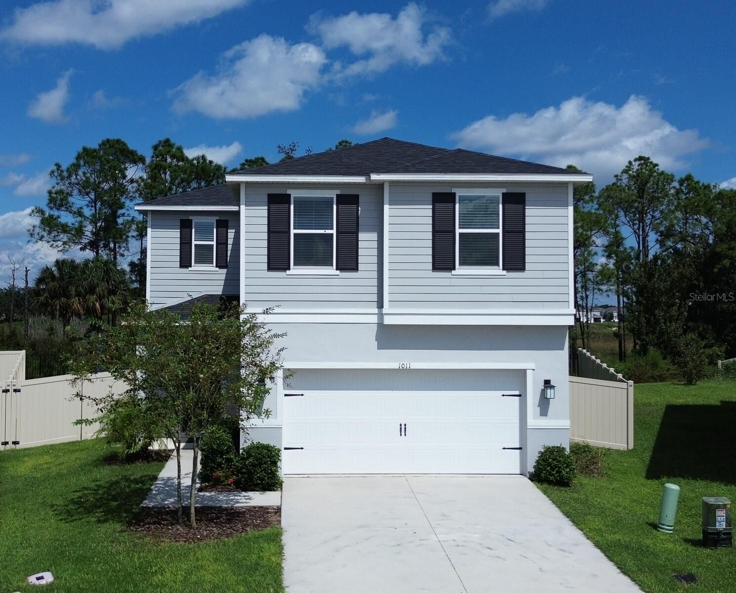 Property Photo: 1011 Overlook Ct FL 33837