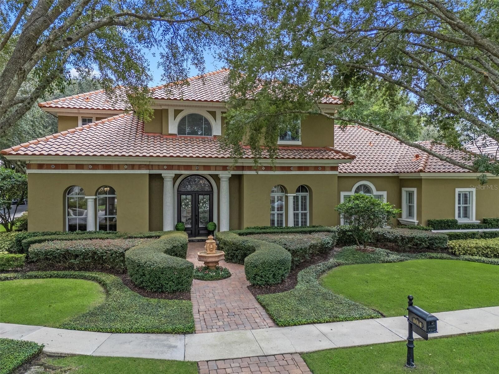 Property Photo: 104 E Lake Colony Drive FL 32751