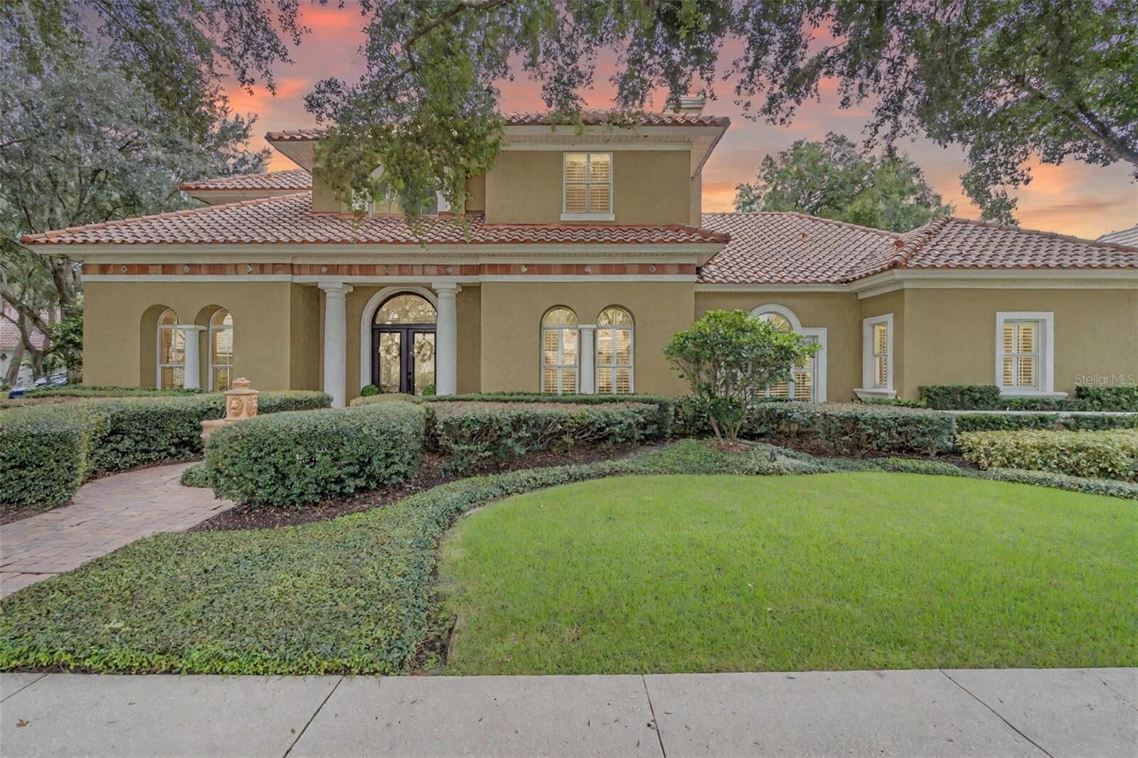 Property Photo: 104 E Lake Colony Drive FL 32751