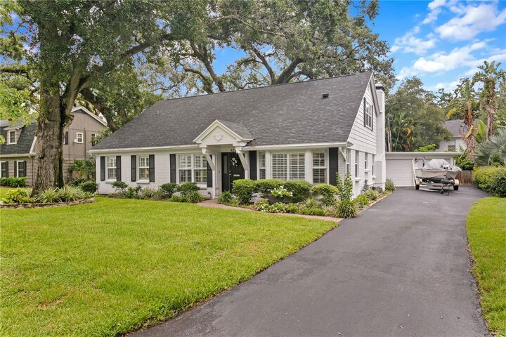Property Photo: 1206 S Suffolk Drive FL 33629