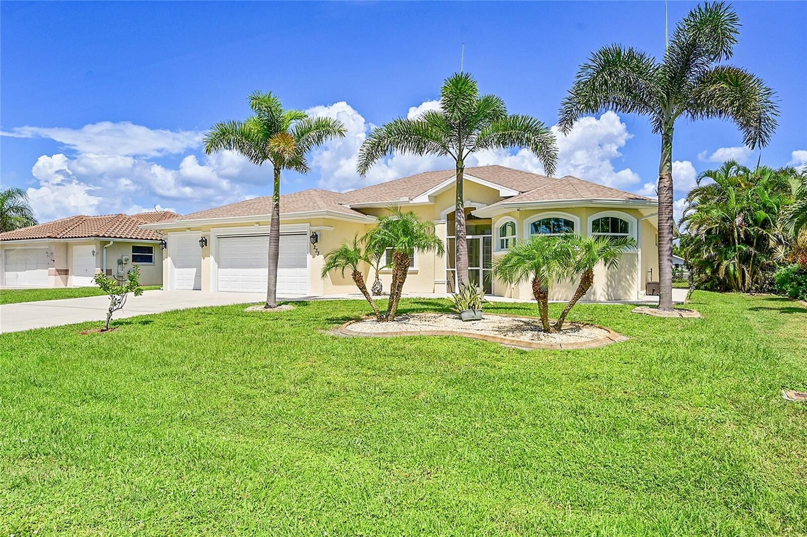 Property Photo: 233 Fairway Road FL 33947