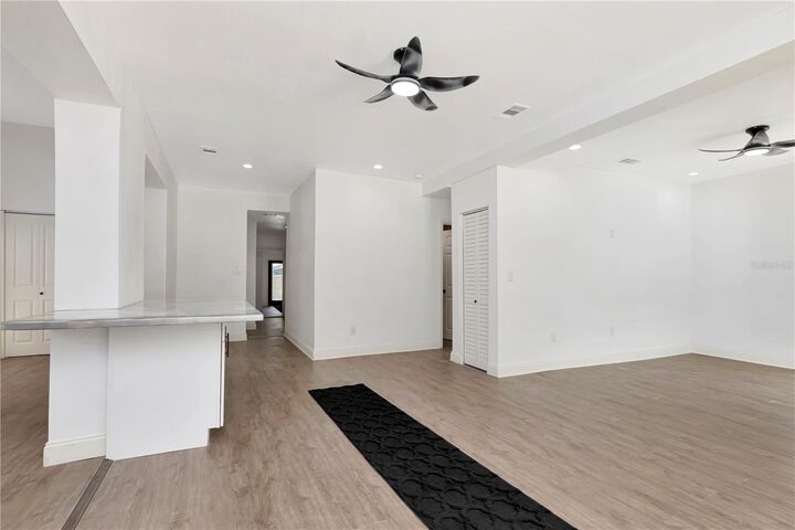 Property Photo: 2714 36th Avenue N FL 33713