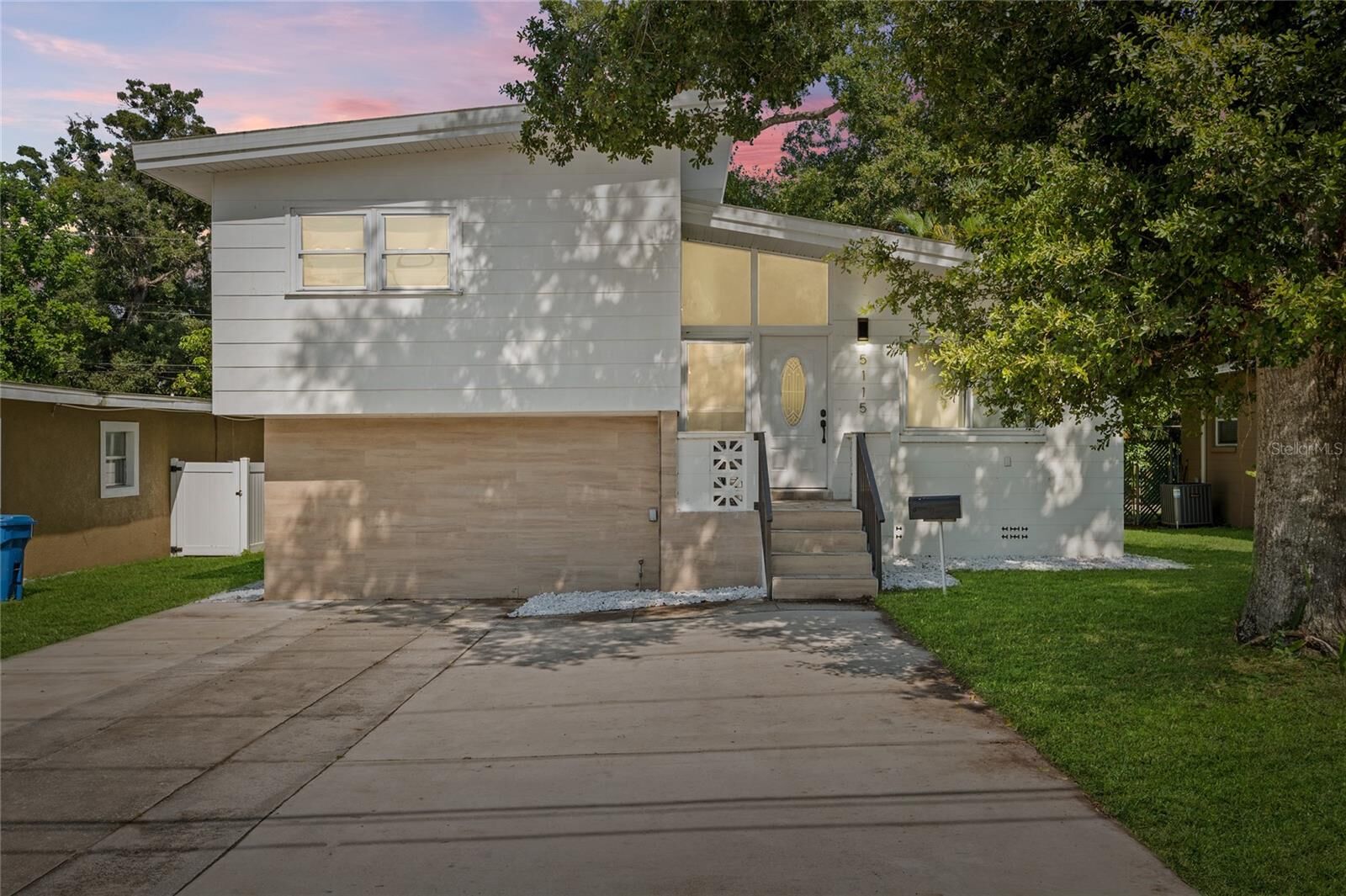 Property Photo: 5115 16th Street N FL 33703