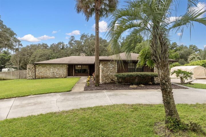 Property Photo: 1226 Foxtree Trail FL 32712