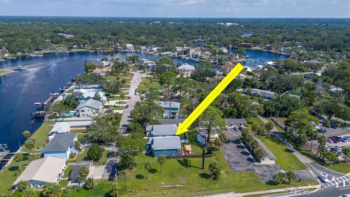 Property Photo: 5352 Cotee River Drive FL 34652