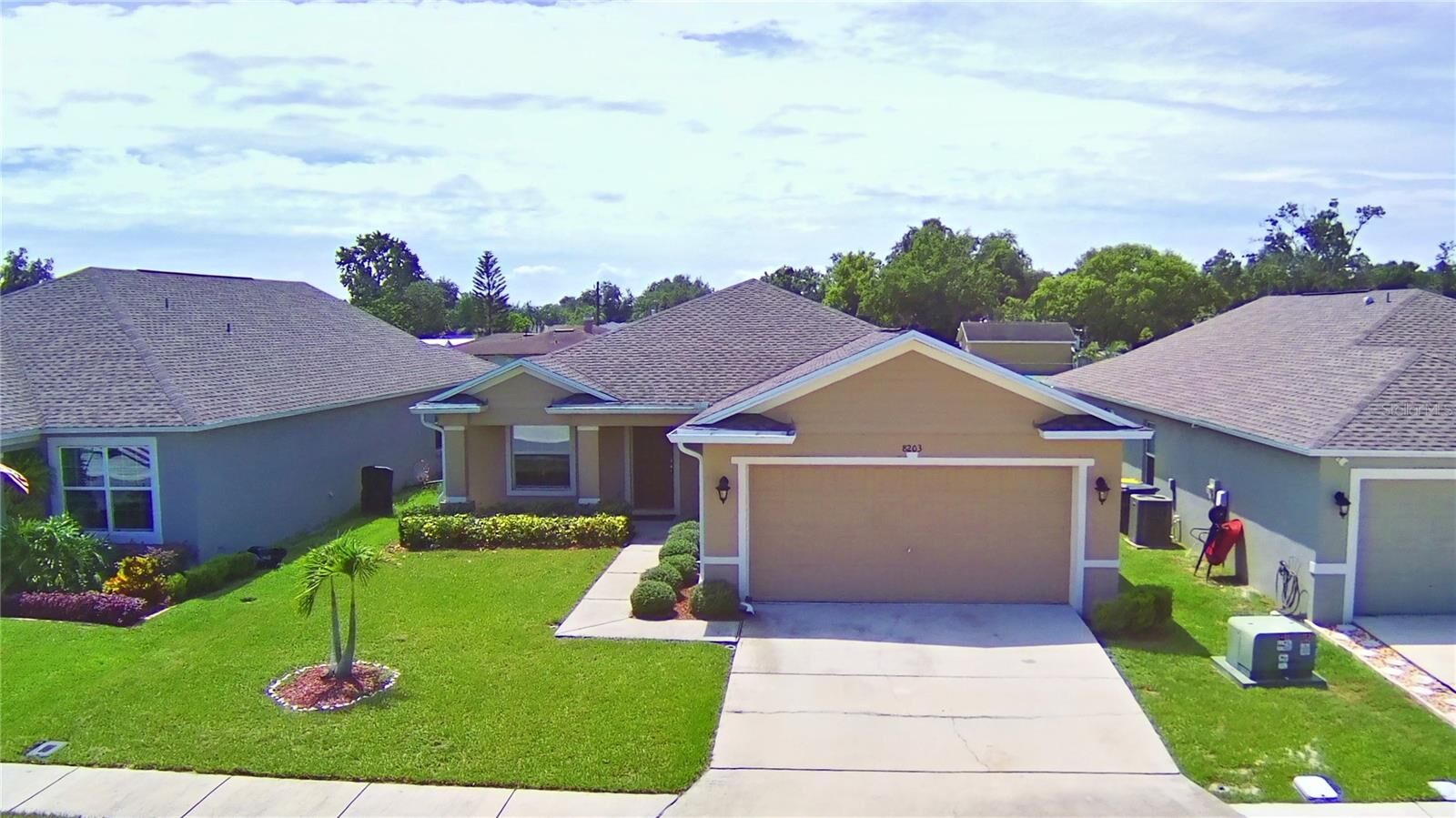 Property Photo:  8203 Campbell Crossing Circle  FL 33810 