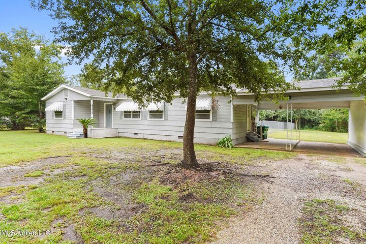 Property Photo: 9 Davis Bayou Rd MS 39564