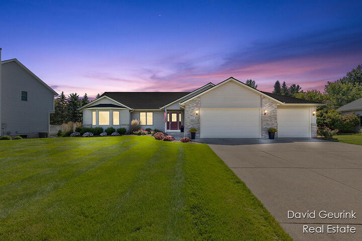 Property Photo:  10446 Hunters Creek Drive  MI 49464 