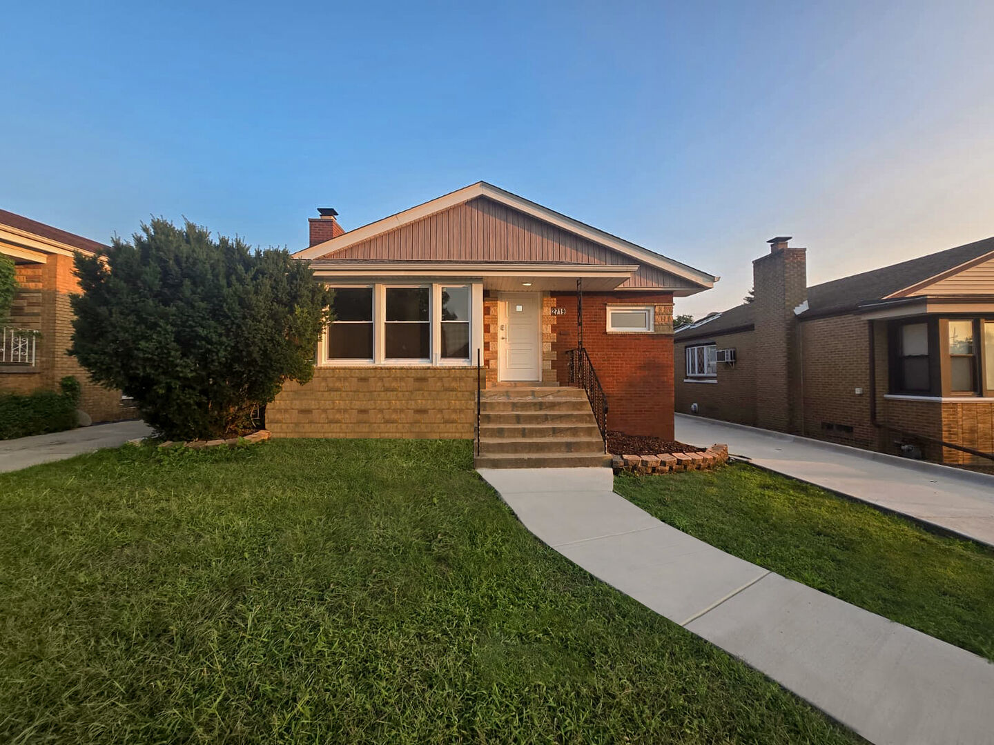 Property Photo:  2719 W 94th Street  IL 60805 