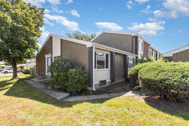 316 Pueblo Drive  Bolingbrook IL 60440 photo