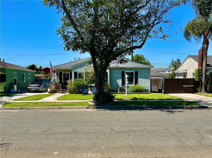 Property Photo: 2925 San Francisco Avenue CA 90806