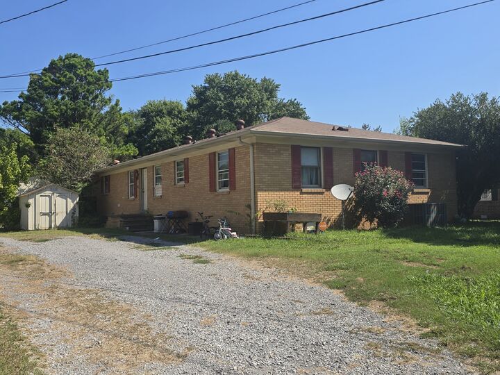 Property Photo: 1715 Monument Ln TN 37087