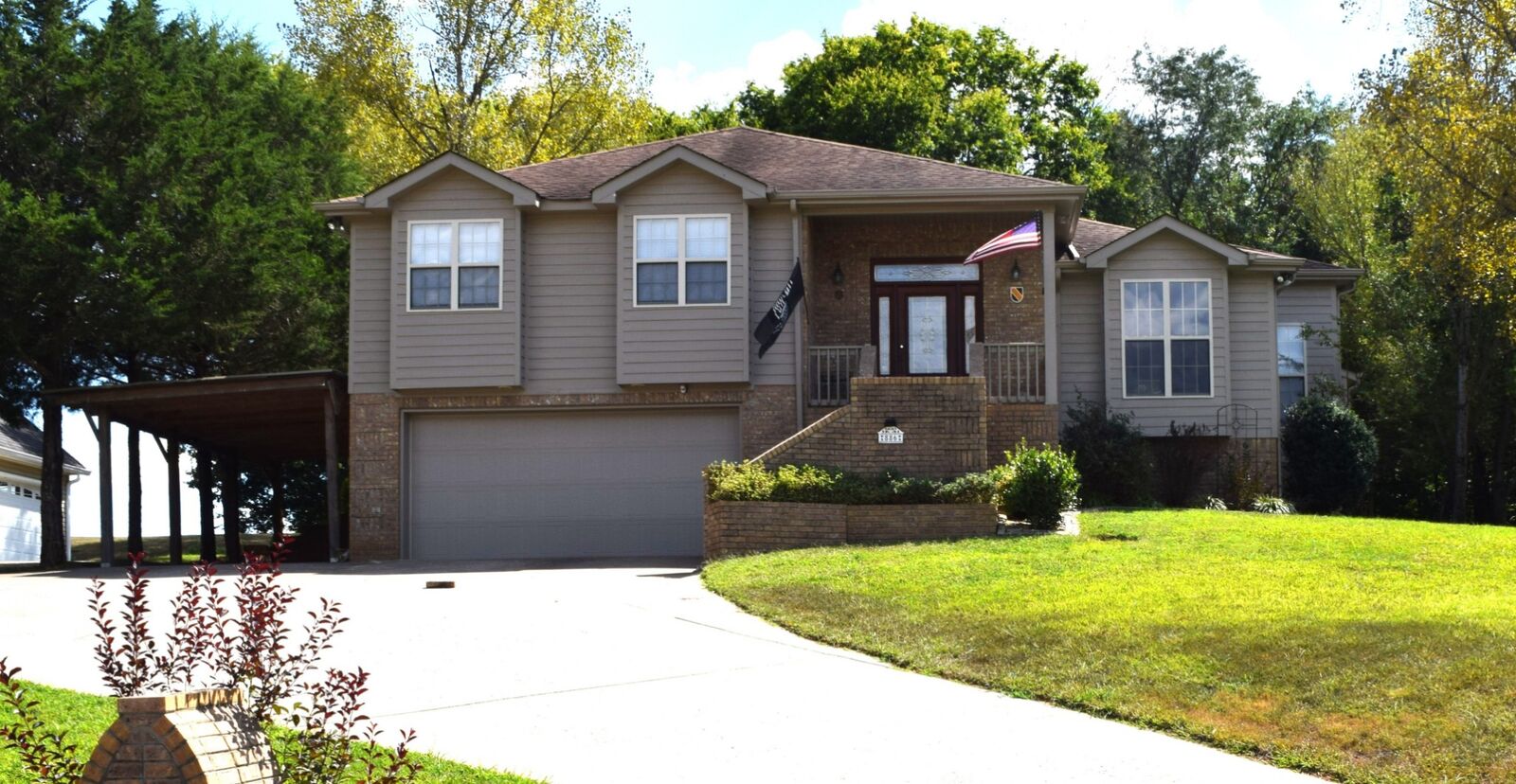 Property Photo: 886 Glenraven Dr TN 37043