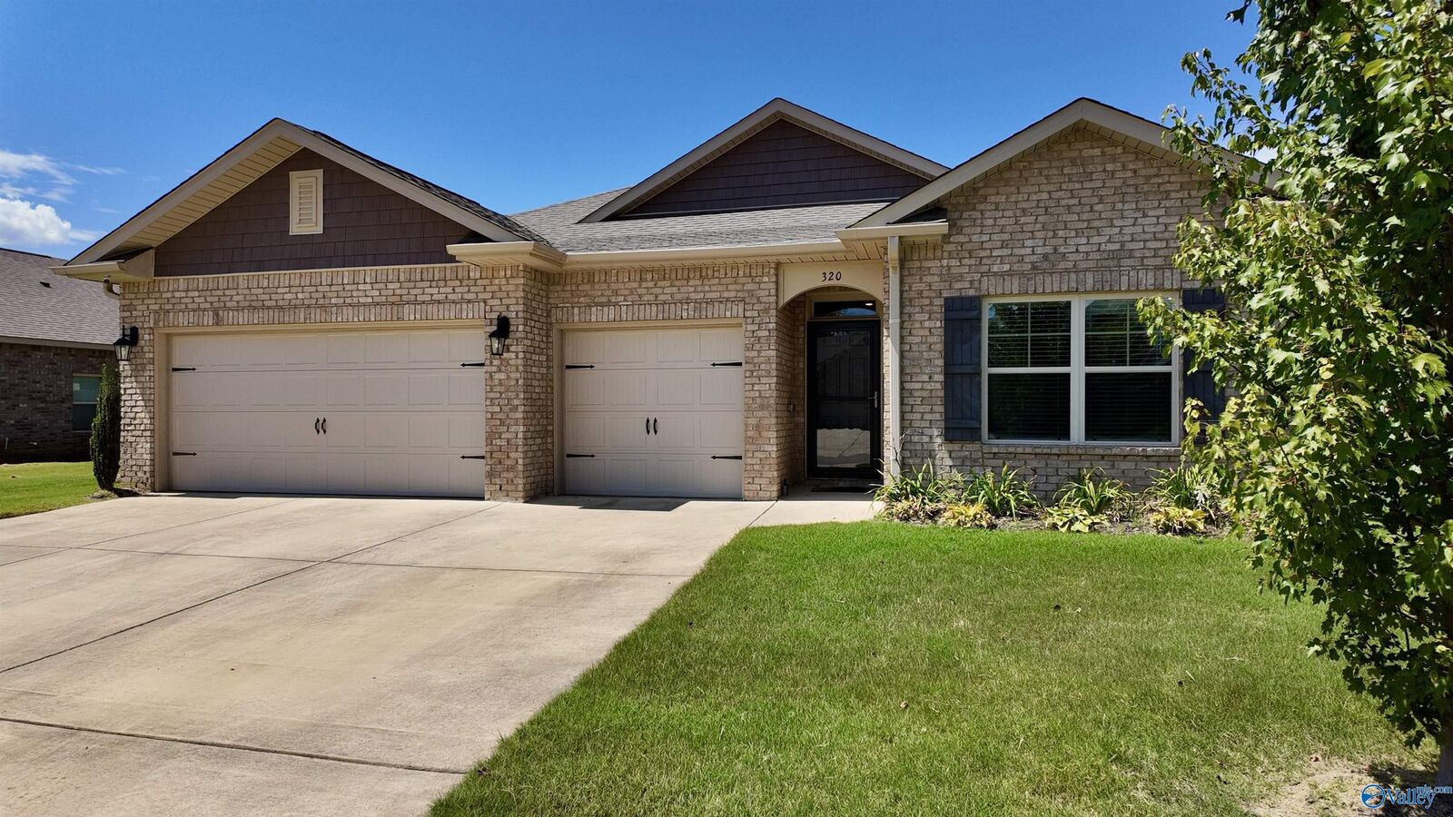 Property Photo: 320 Addison Court AL 35761