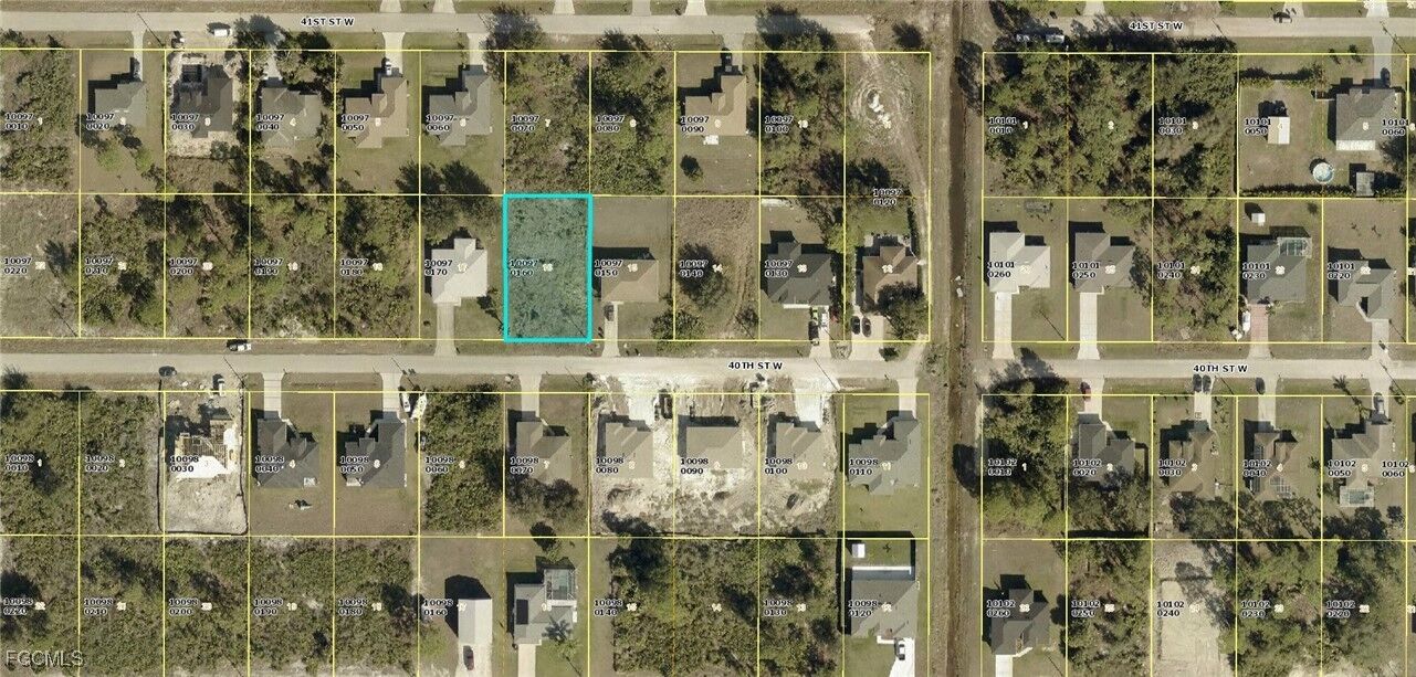 Property Photo:  2608 40th Street W  FL 33936 