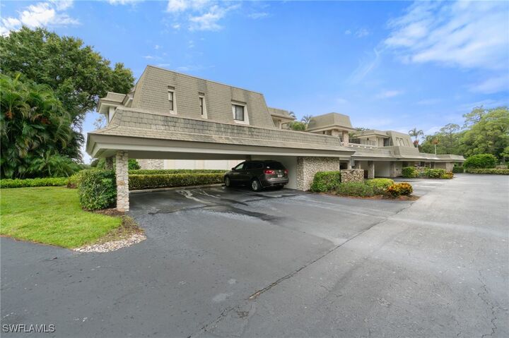 Property Photo: 425 Wildwood Lane 425 FL 34105