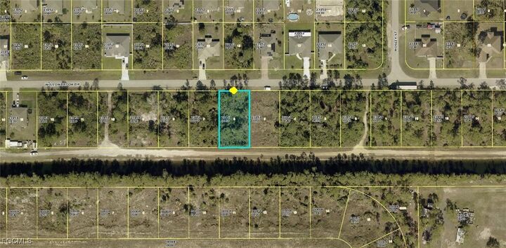 Property Photo: 483 Willowbrook Drive FL 33972