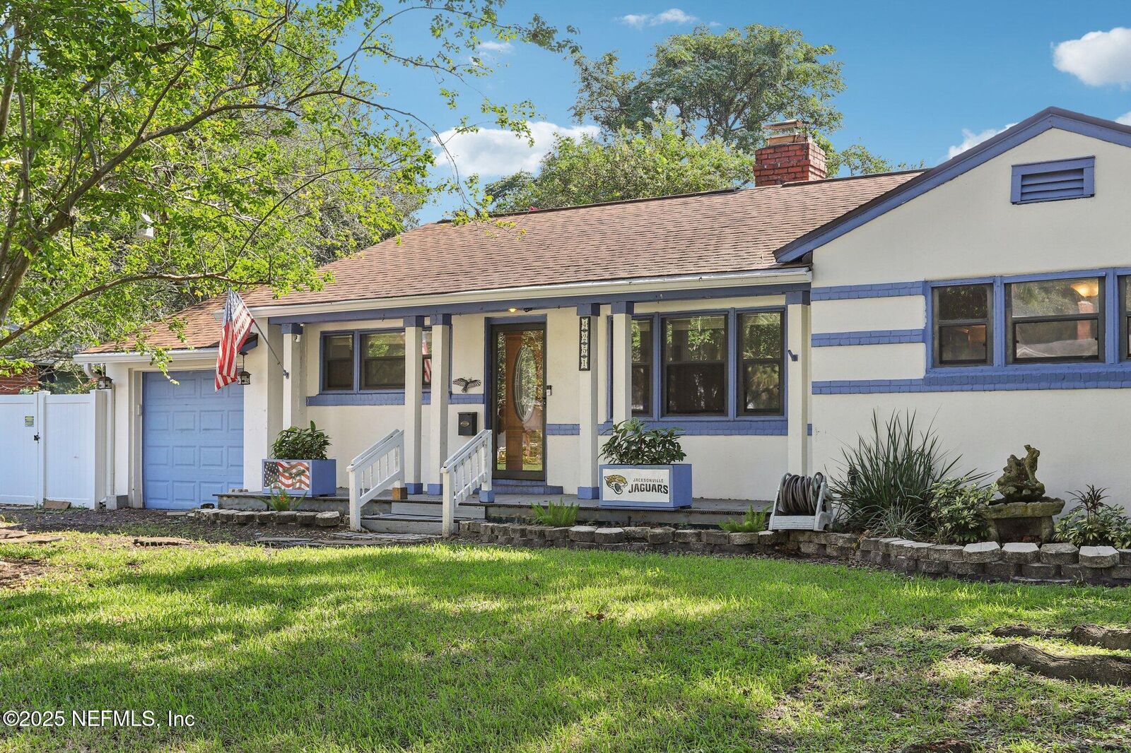 Property Photo: 4251 Pinewood Avenue FL 32207