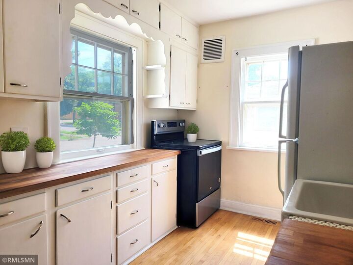 Property Photo: 3605 Washburn Avenue N MN 55412