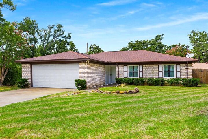 3213 Shere Circle  Irving TX 75060 photo